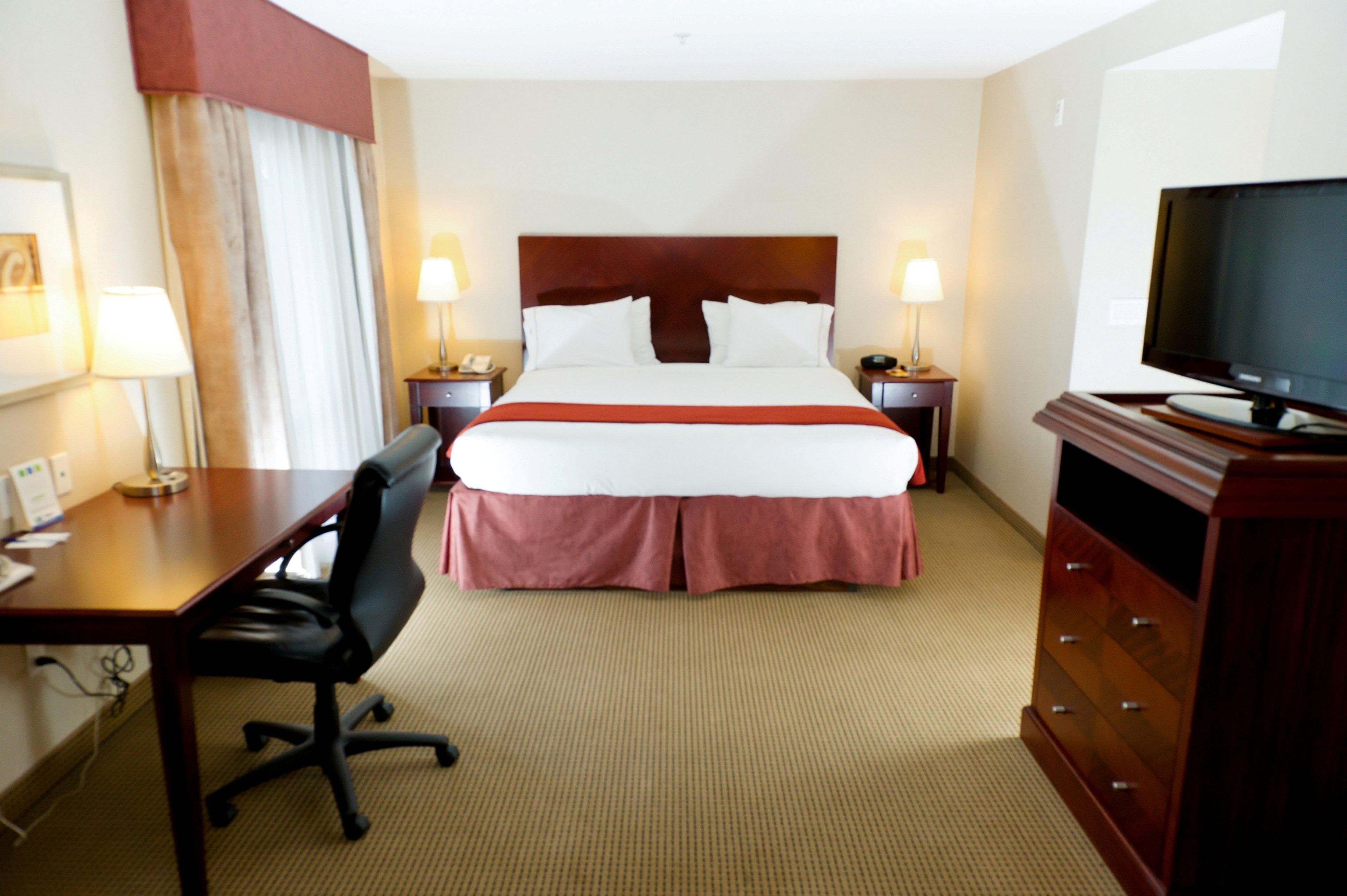 Holiday Inn Express And Suites Surrey By Ihg Экстерьер фото